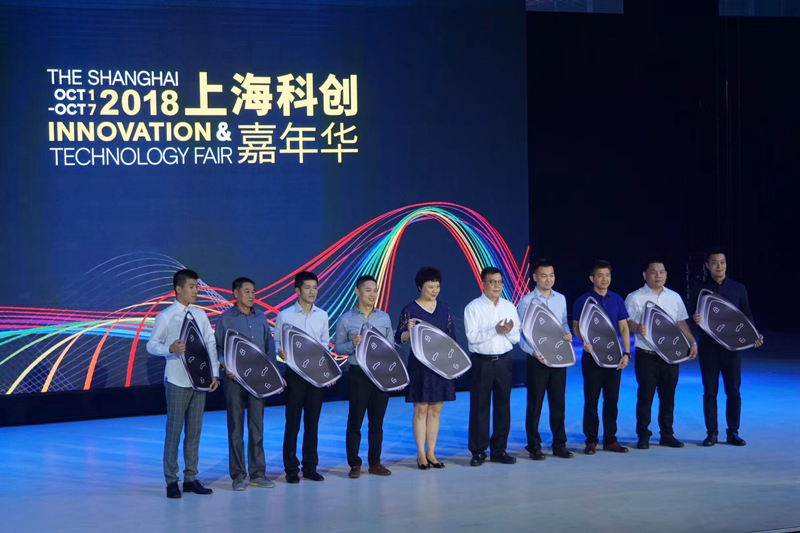人生就是博全球首款量产智能汽车上市交付
